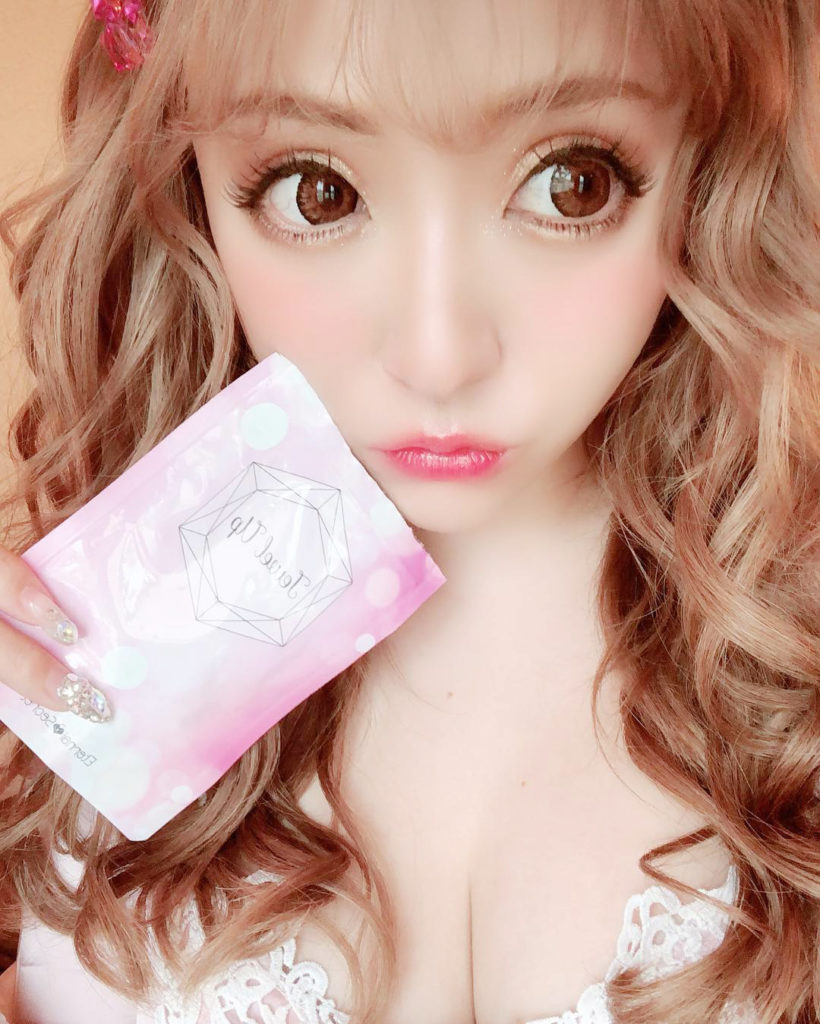 ジュエルアップ効果的な飲み方♡バストを貧乳から巨乳にする方法